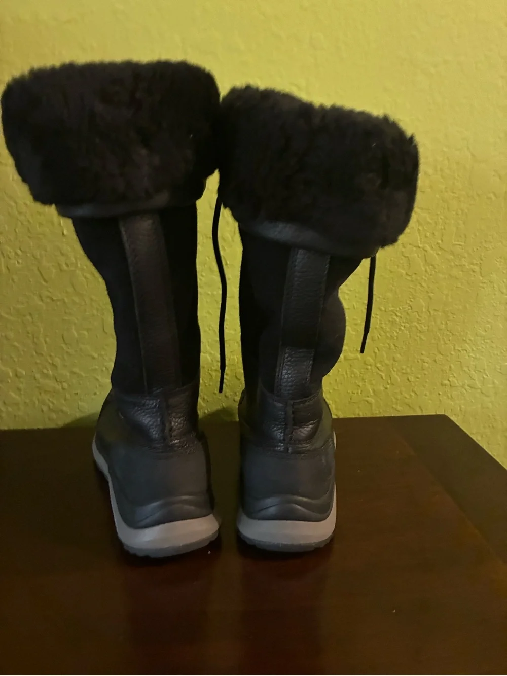 UGG Women's Black Tall Lace-Up Winter Boot with Shearling Cuff women  SIZE 5 BNW